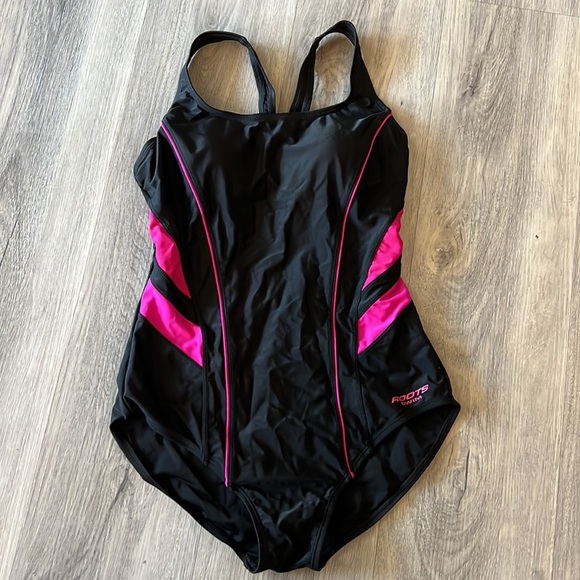 🏁 Roots one piece bathing suit size 6 - Picture 3 of 11